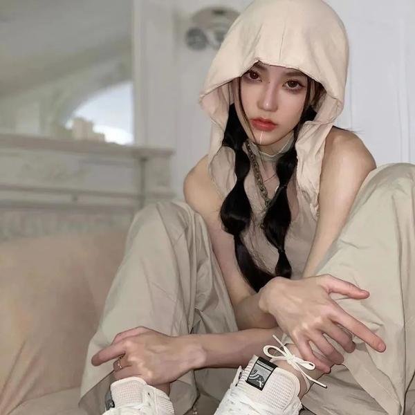 热裤荡女